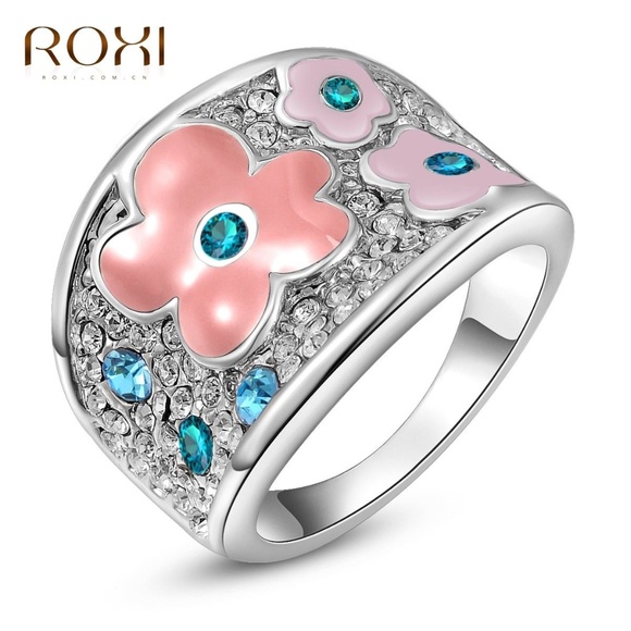 Jewelry - ➰Statement Flower Petal Ring